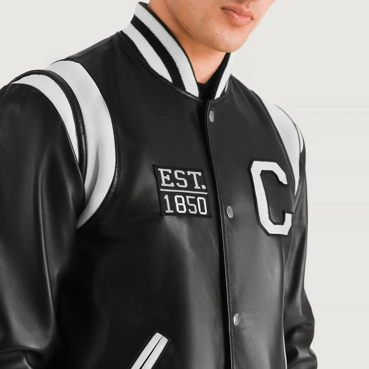 
Detailopname of Varsity & Snap Button Hardware on Liberte California Zwart Leather Varsity Leren Jas voor Heren