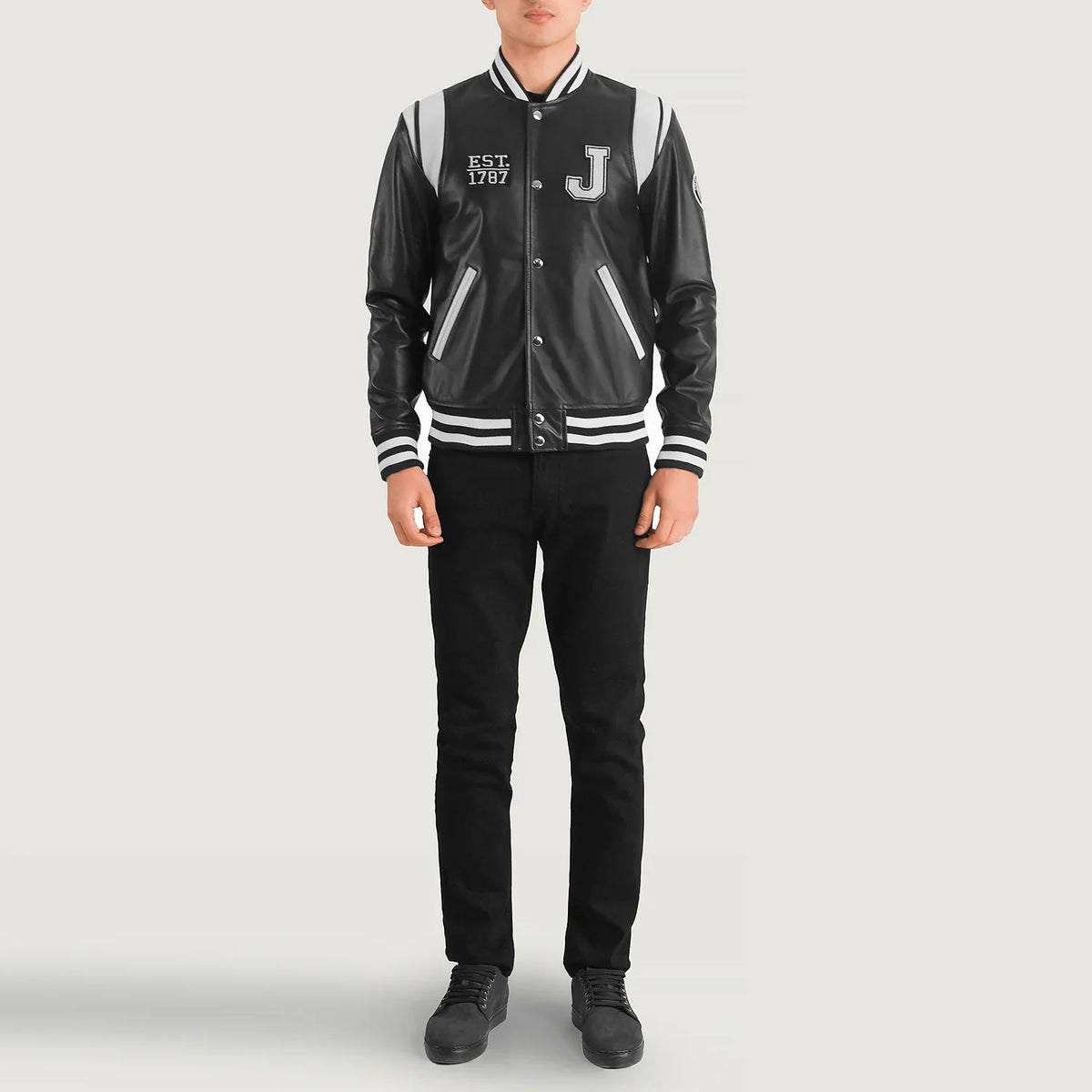 
Liberte New Jersey Zwart Leather Varsity Leren Jas voor Heren - Zijaanzicht met ergonomische mouwsnede