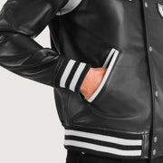 
Binnenweergave Showing Quilted Polyester Lining & Twee functionele binnenzakken
