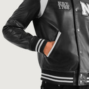 
Binnenweergave Showing Quilted Polyester Lining & Twee functionele binnenzakken