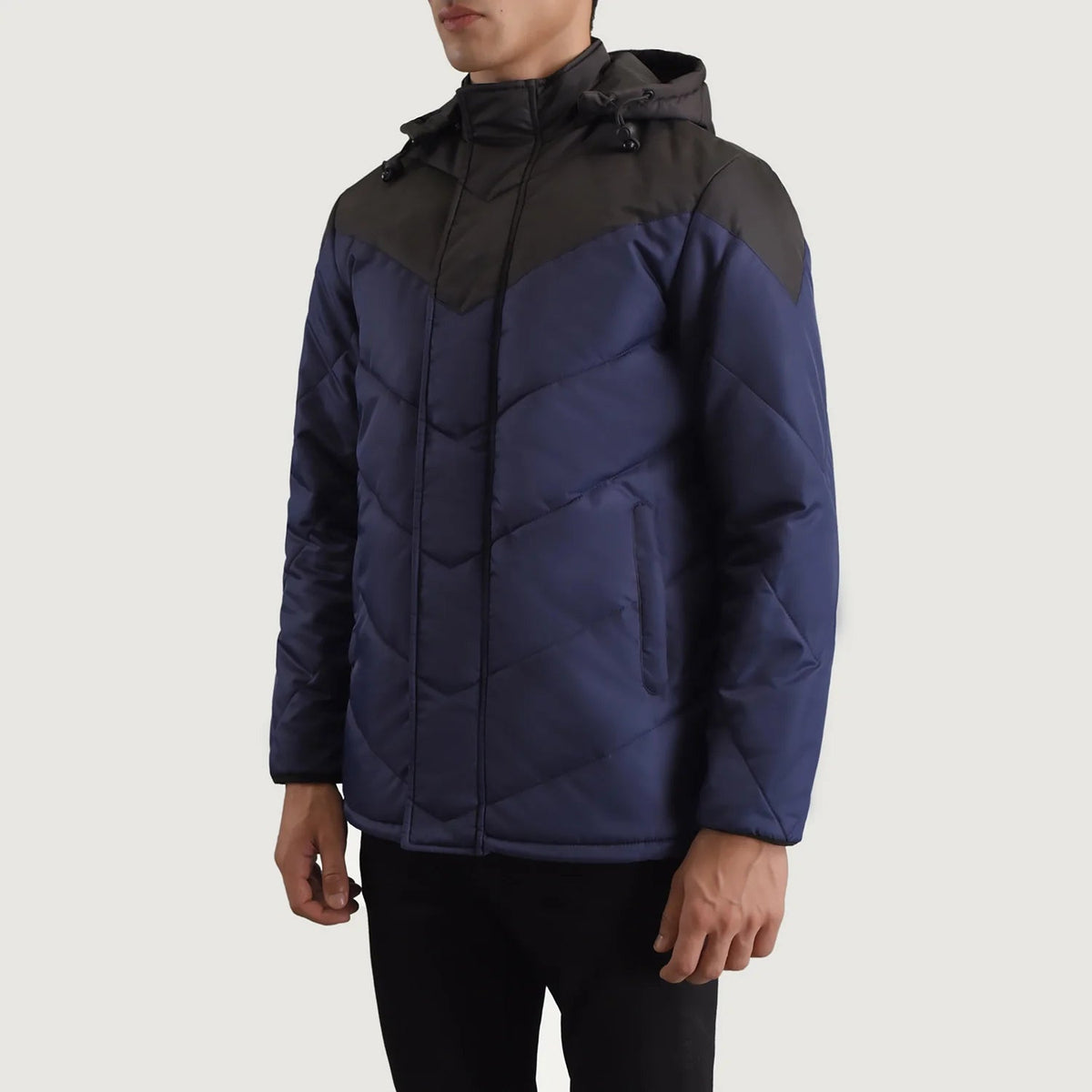 
Black & Blue Full-Grain Leather Hooded Jacket - Achteraanzicht met getailleerde schouders & strakke zoom