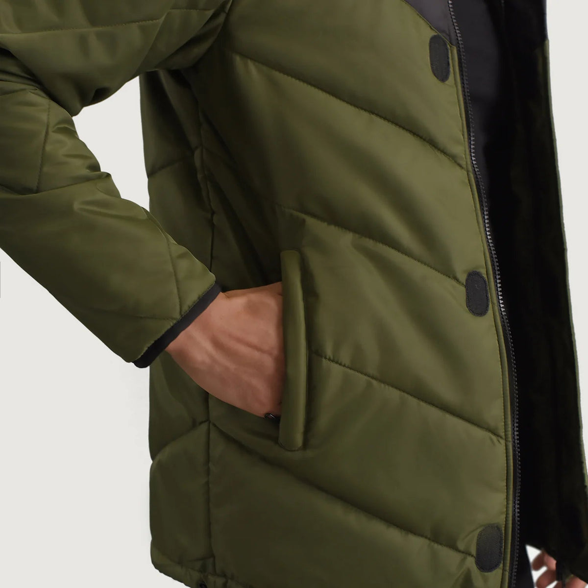 
Binnenweergave Showing Quilted Viscose Lining & Twee functionele binnenzakken