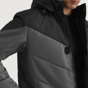 
Binnenweergave Showing Quilted Viscose Lining & Twee functionele binnenzakken