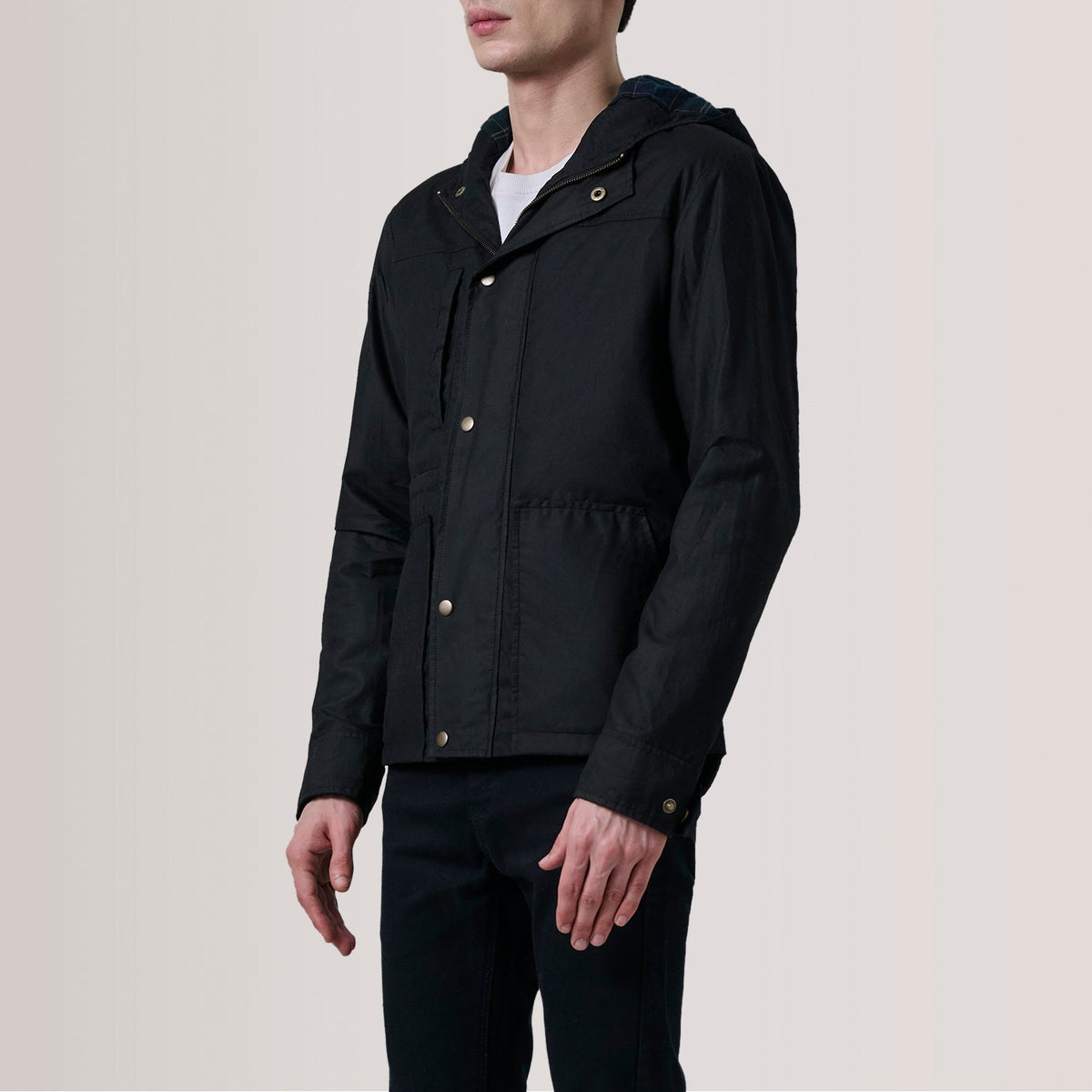 Marlo Zwart Canvas Hooded Work Leren Jas voor Heren For Men - Lateral Side Profile View Showing Sleeve Cut &amp; Athletic Taper Fit