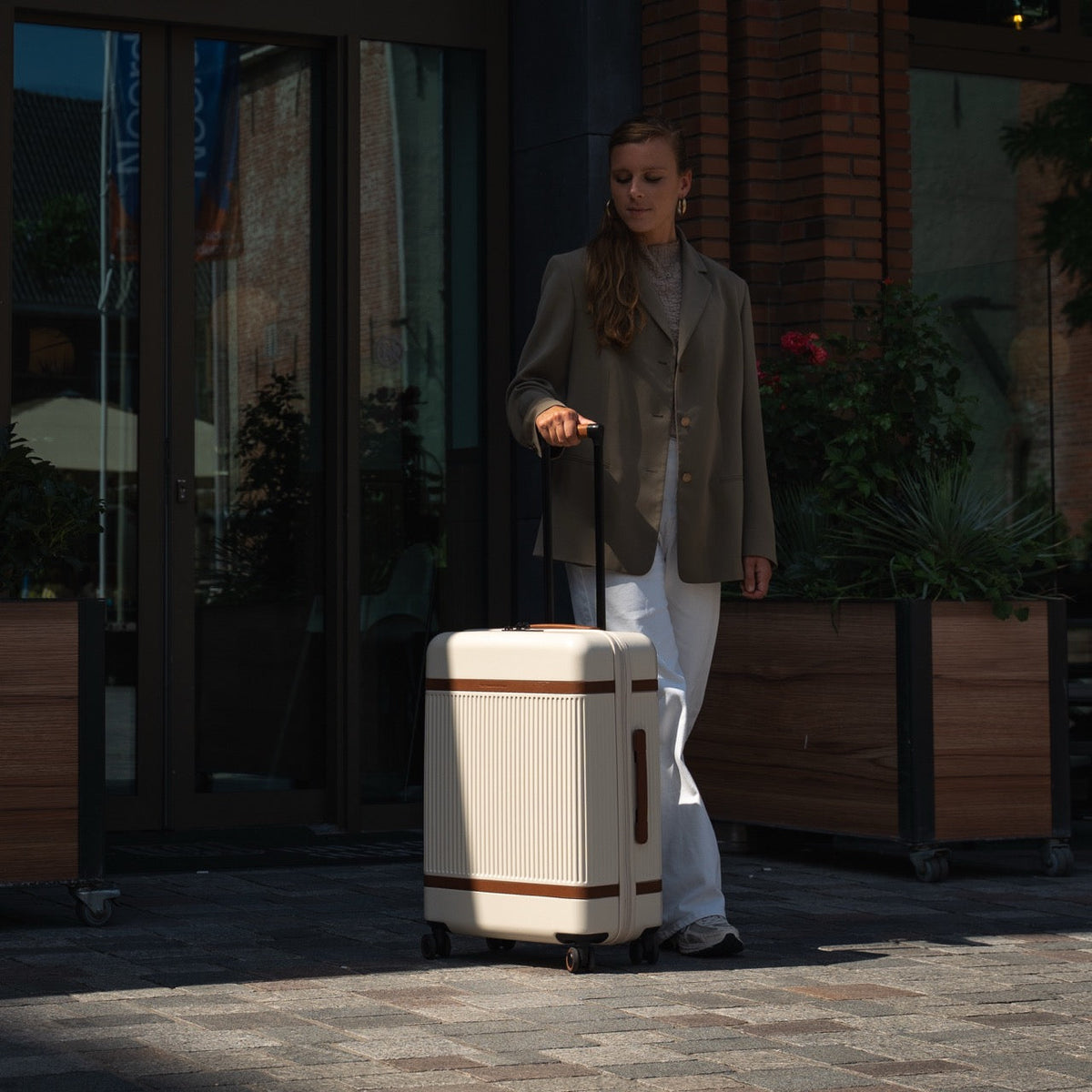 Medium Suitcase Zuna voor Dames – alternate product view 3