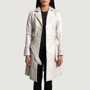 
Silver Sheepskin Leather Trench Coat - Achteraanzicht met getailleerde schouders & strakke zoom