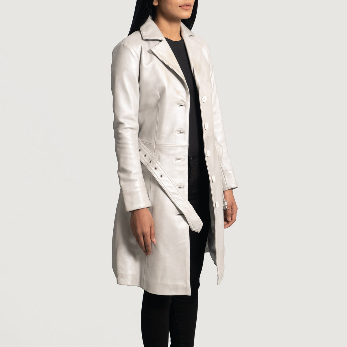 
Moonlight Silver Leren Trenchcoat voor Dames - Zijaanzicht met ergonomische mouwsnede