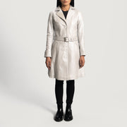 
Detailopname of Notch & Button Hardware on Moonlight Silver Leren Trenchcoat voor Dames
