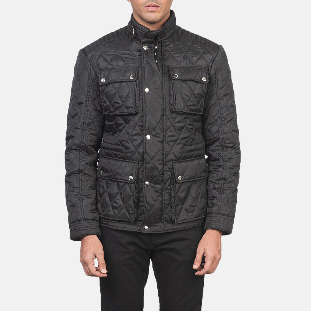 Close-Up Detail of Belted Band &amp; Zipper with Front Button Flap Hardware on Men's Nelson Gewatteerd Zwart Windbreaker Leren Jas voor Heren