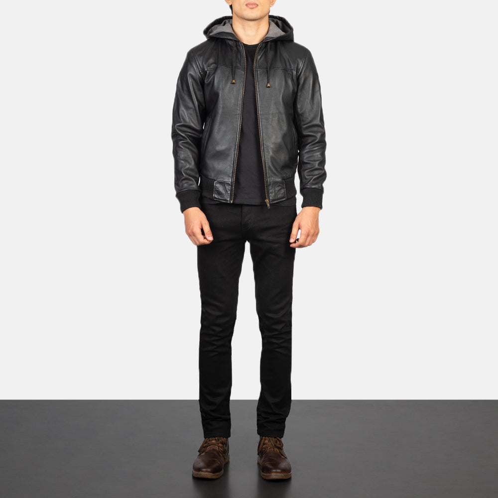 
Nintenzo Black Hooded Leather Jacket - Zijaanzicht met ergonomische mouwsnede
