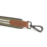 Groen Shoulder Strap voor Dames - Lateral Side Profile View Showing Sleeve Cut &amp; Athletic Taper Fit