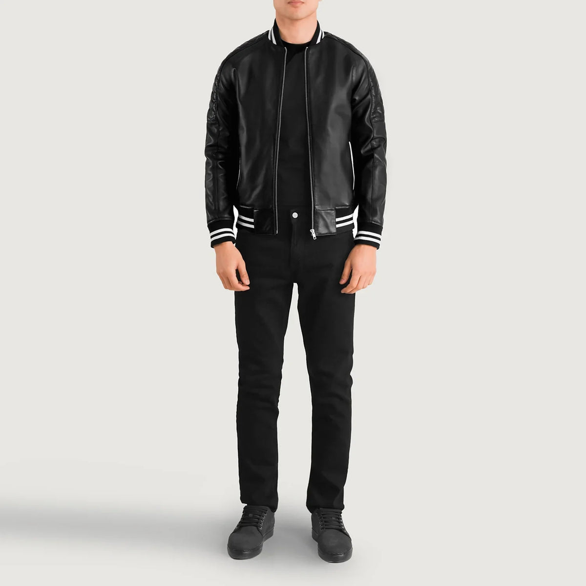 Close-Up Detail of Varsity collar &amp; Zipper Hardware on Pascal Zwart Leather Varsity Leren Jas voor Heren