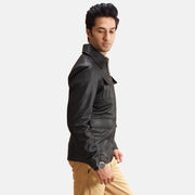 
Black Sheepskin leather Jacket - Achteraanzicht met getailleerde schouders & strakke zoom