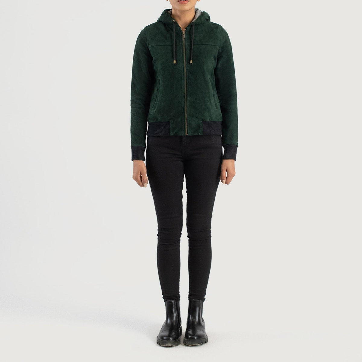 
Rebella Green Hooded Suede Bomber Jacket - Zijaanzicht met ergonomische mouwsnede
