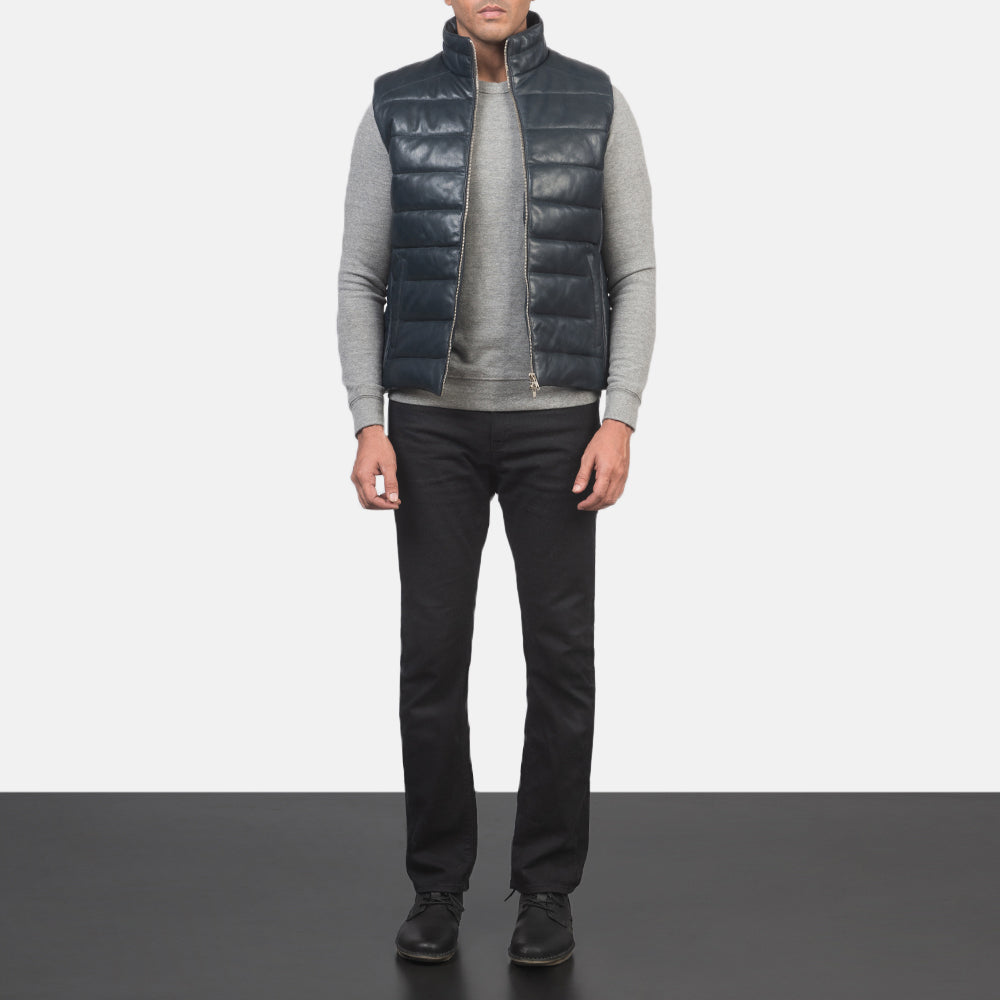 
Reeves Blauw Leather Gewatteerde bodywarmer voor Heren - Zijaanzicht met ergonomische mouwsnede