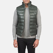 
Reeves Groen Leather Gewatteerde bodywarmer voor Heren in Green Sheepskin Leather - Vooraanzicht & getailleerd silhouet | Online kopen