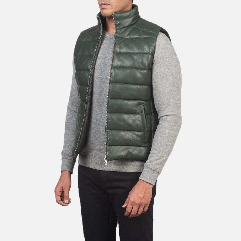 
Green Sheepskin leather Vest - Achteraanzicht met getailleerde schouders & strakke zoom