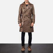 
Royson Bruin Leather Duster Leren Jas voor Heren in Mocha Brown Calfskin Leather - Vooraanzicht & getailleerd silhouet | Online kopen