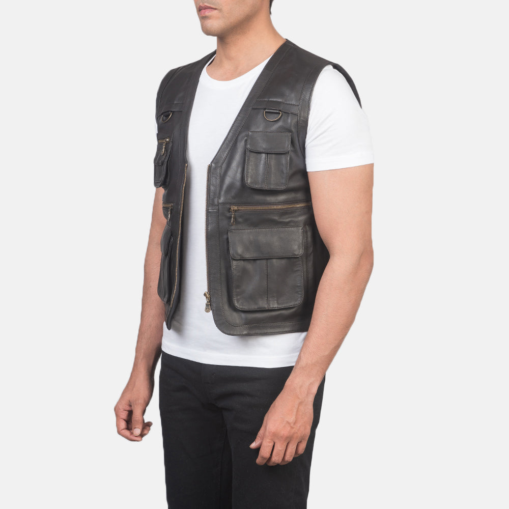 
Brown Sheepskin leather Vest - Achteraanzicht met getailleerde schouders & strakke zoom