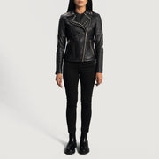 Close-Up Detail of Notch &amp; Zipper Hardware on Women's Sally Mae Studded Zwart Leren Bikerjack voor Dames