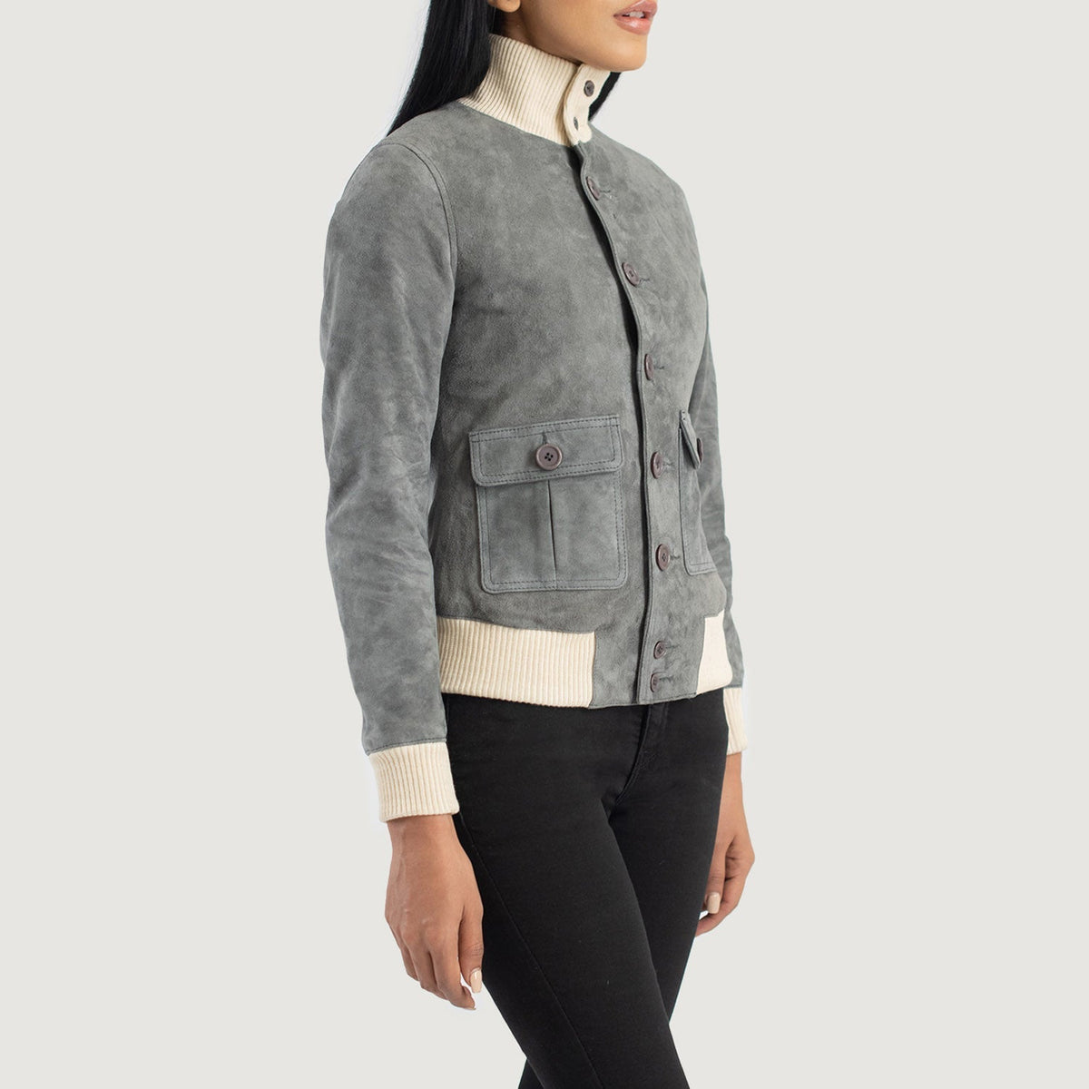 
Gedragen perspectief van Sasha A1 Black Suede Bomber Jacket op model - Natuurlijke valling bij daglicht