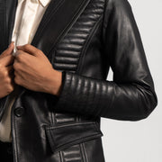 
Selina Zwart Leren Leren Blazer voor Dames - Zijaanzicht met ergonomische mouwsnede