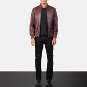 Men's Shane Kastanjebruin Leren Bomberjack voor Heren - Lateral Side Profile View Showing Sleeve Cut &amp; Athletic Taper Fit