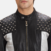 Close-Up Detail of Band with snap button &amp; Zipper Hardware on Shapron Studded Leren Bikerjack voor Heren