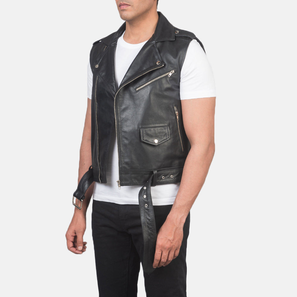 
Sullivan Zwart Leather Biker Vest voor Heren - Achteraanzicht met getailleerde schouders & strakke zoom
