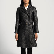 
Sweet Susan Zwart Leren Trenchcoat voor Dames in Black Sheepskin Leather - Vooraanzicht & getailleerd silhouet | Online kopen