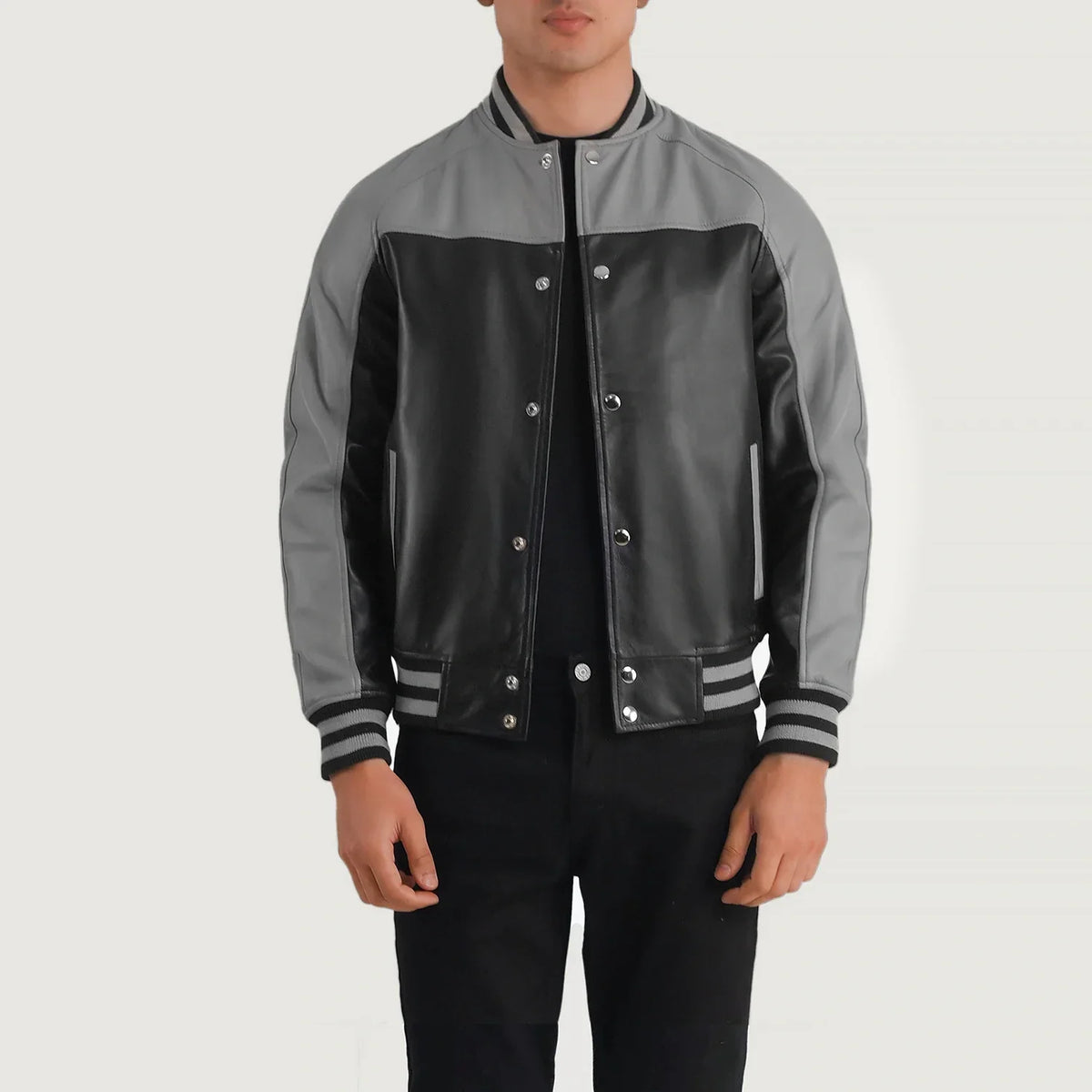 
Terrance Black & Red Leather Varsity Jacket in Black & Red Sheepskin Leather - Vooraanzicht & getailleerd silhouet | Online kopen