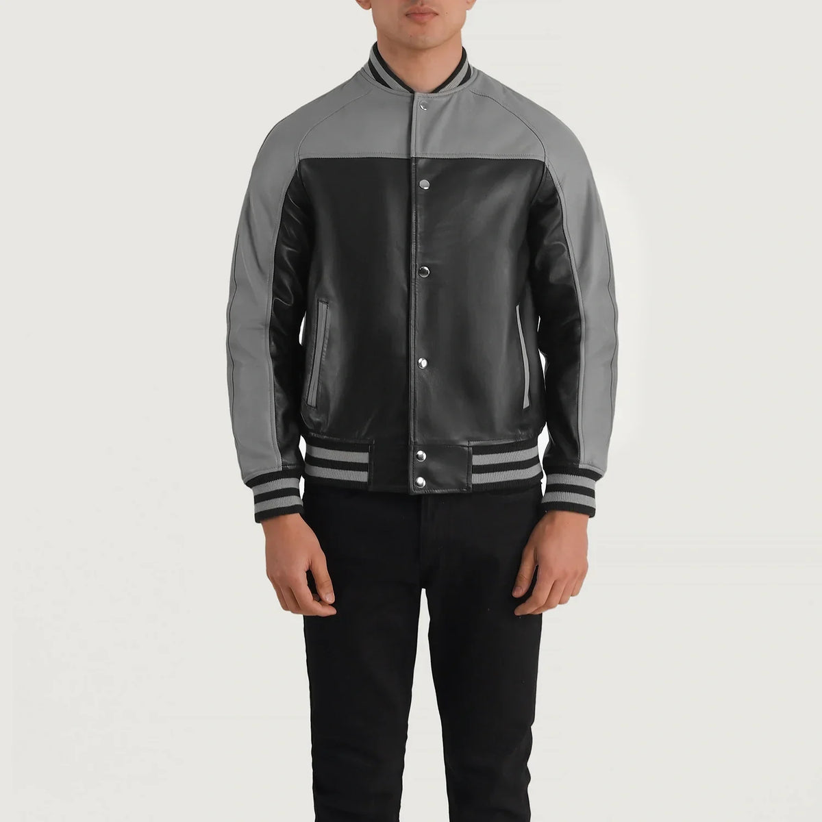 
Detailopname of Varsity & Snap Buttons Hardware on Terrance Black & Red Leather Varsity Jacket