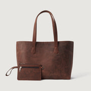 
The Bianca Vintage Distressed Brown Leather Tote Bag For Women in Distressed Brown Full-Grain Leather - Full Exterior Vooraanzicht & getailleerd silhouet | Online kopen