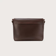 
The Carismatico Vintage Brown Leather Messenger Bag For Men & Women - Gestructureerd zijprofiel met vouwdiepte & volume