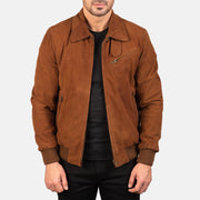 Men's Tomchi Lichtbruin Suede Leren Jas voor Heren in Brown Goatskin Suede - Front Profile View &amp; Tailored Silhouette | Buy Online