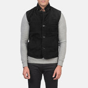 Close-Up Detail of Notch with removable throat latch &amp; Button Hardware on Men's Tony Zwart Suede Vest voor Heren