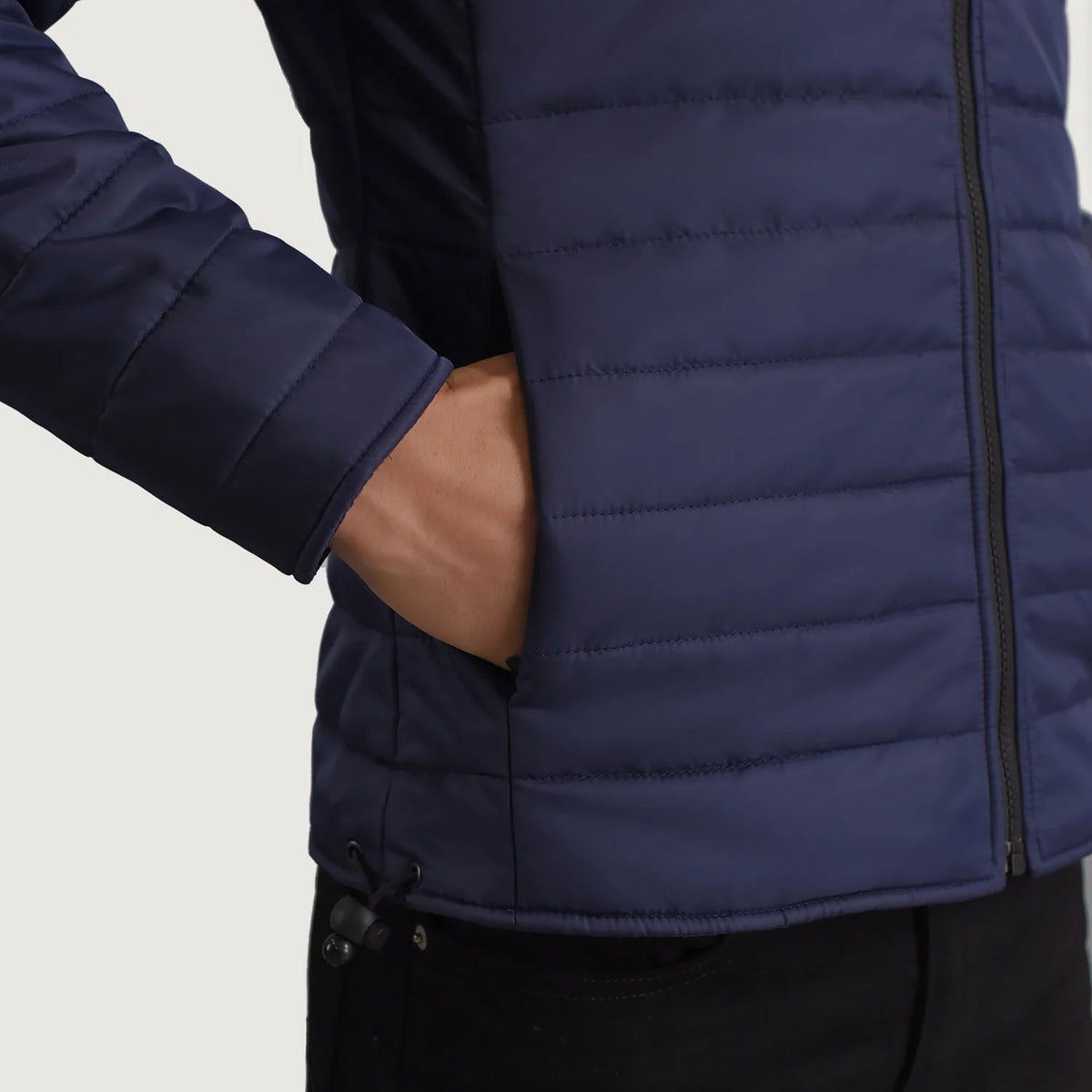 
Binnenweergave Showing Quilted Viscose Lining & Twee functionele binnenzakken