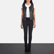 Women's Vanda Zwart Leather Biker Vest voor Dames - Lateral Side Profile View Showing Sleeve Cut &amp; Athletic Taper Fit