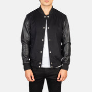 Men's Vaxton Zwart Hybrid Varsity Leren Jas voor Heren in Black Sheepskin Leather - Front Profile View &amp; Tailored Silhouette | Buy Online