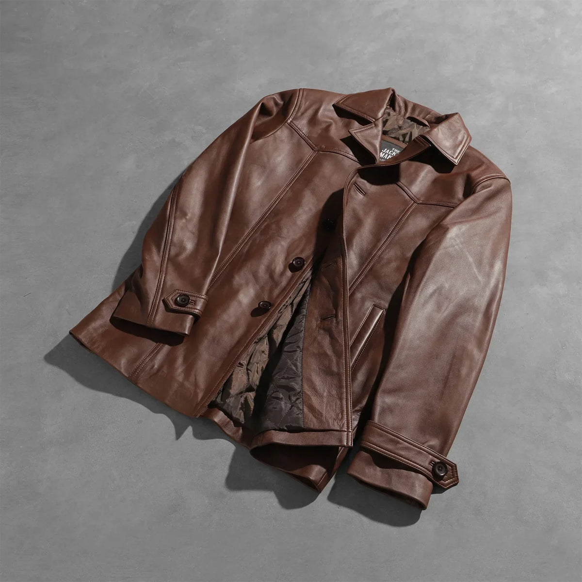 
Open Hem & Hem Craftsmanship Construction Detail on Vincent Alley Bruin Leren Jas voor Heren