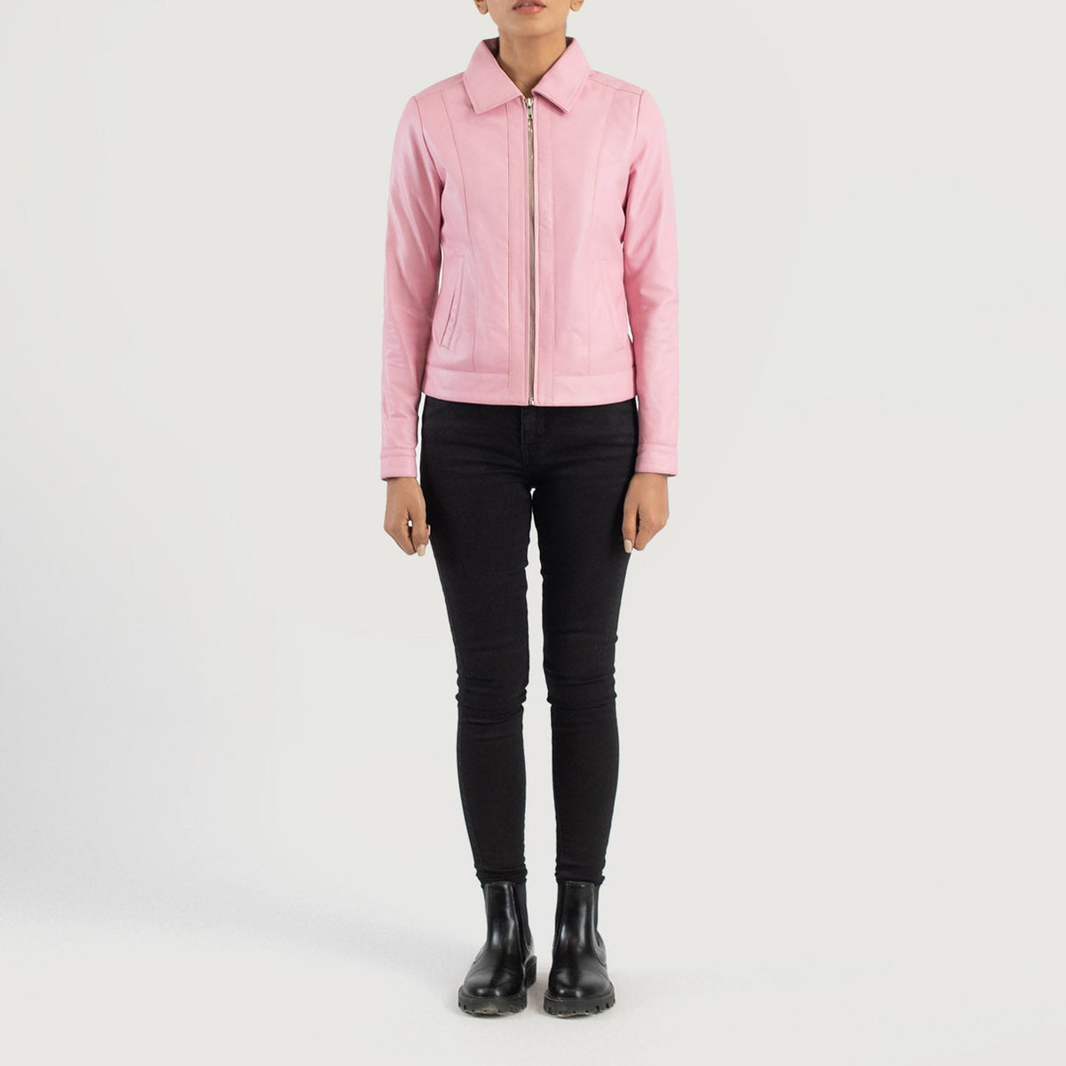 
Vixen Pink Classic Collar Leather Jacket - Zijaanzicht met ergonomische mouwsnede