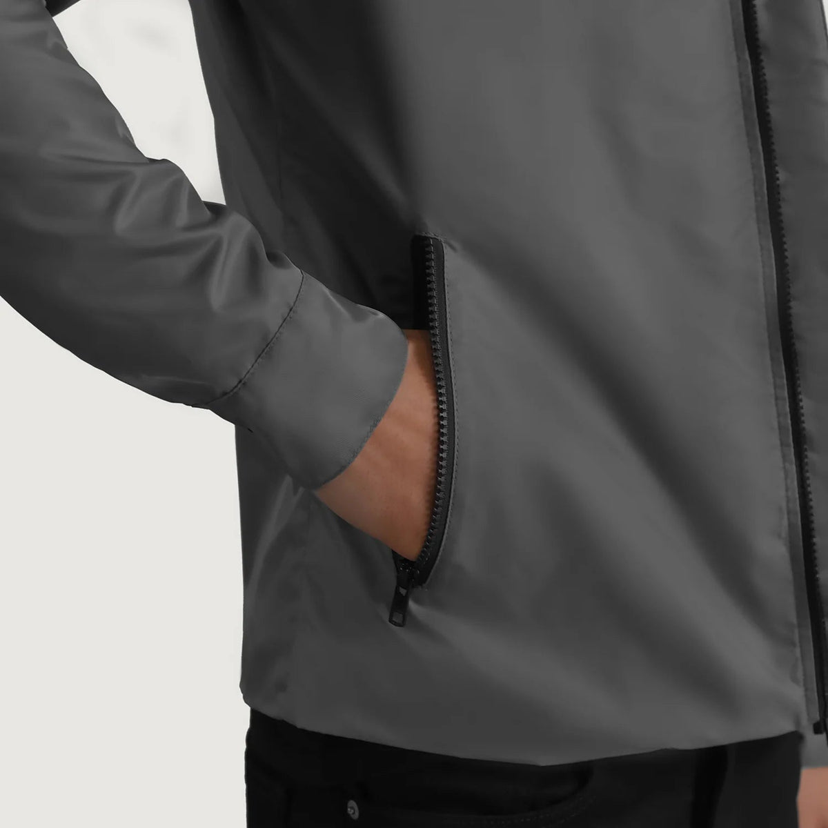 
Binnenweergave Showing Quilted Viscose Lining & Twee functionele binnenzakken