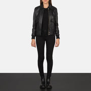 
Westa A-2 Black Leather Bomber Jacket - Zijaanzicht met ergonomische mouwsnede