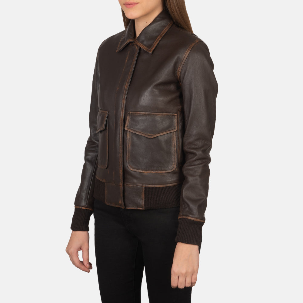 
Gedragen perspectief van Westa A-2 Black Leather Bomber Jacket op model - Natuurlijke valling bij daglicht