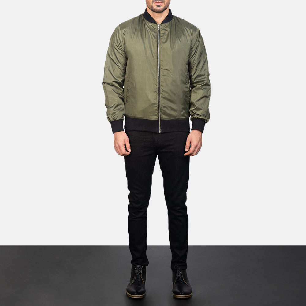 Men's Zack Groen Leren Bomberjack voor Heren - Lateral Side Profile View Showing Sleeve Cut &amp; Athletic Taper Fit