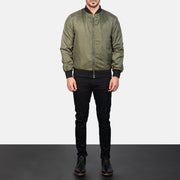Men's Zack Groen Leren Bomberjack voor Heren - Lateral Side Profile View Showing Sleeve Cut &amp; Athletic Taper Fit